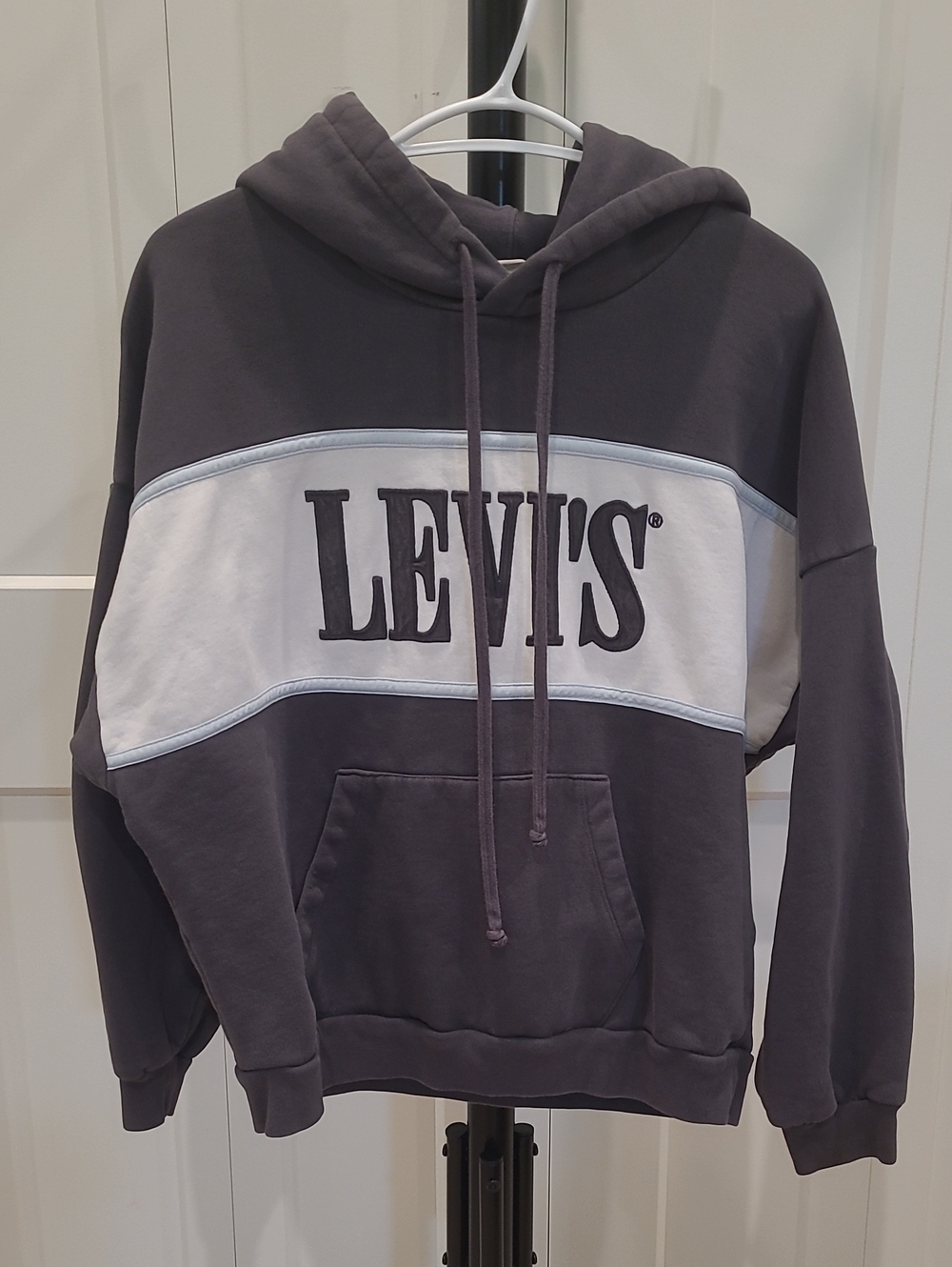 Levi's Men's Hooded Sweatshirt in Charcoal and White Chest Panel